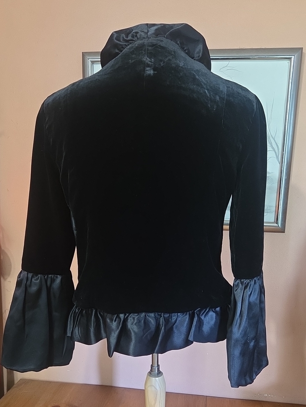 Camille La Vie Black Velvet And Silk Ruffle Jacket Womens Size 10 - Picture 3 of 7